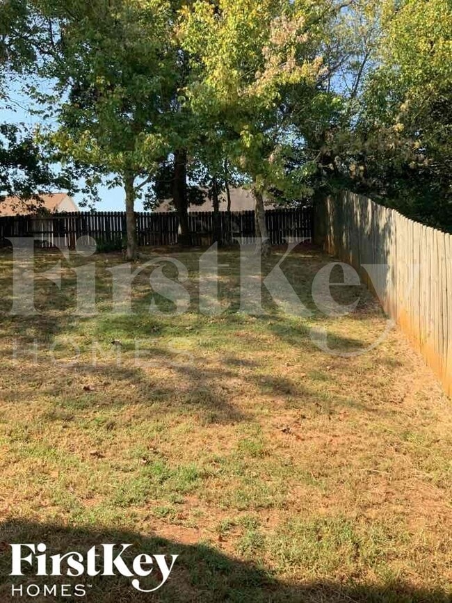 Building Photo - 1253 Waymar Ct SW