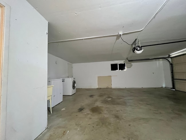 Building Photo - Charming Three Bedroom South Napa Home