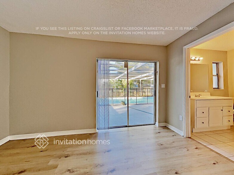 Building Photo - 3100 Blue Heron St