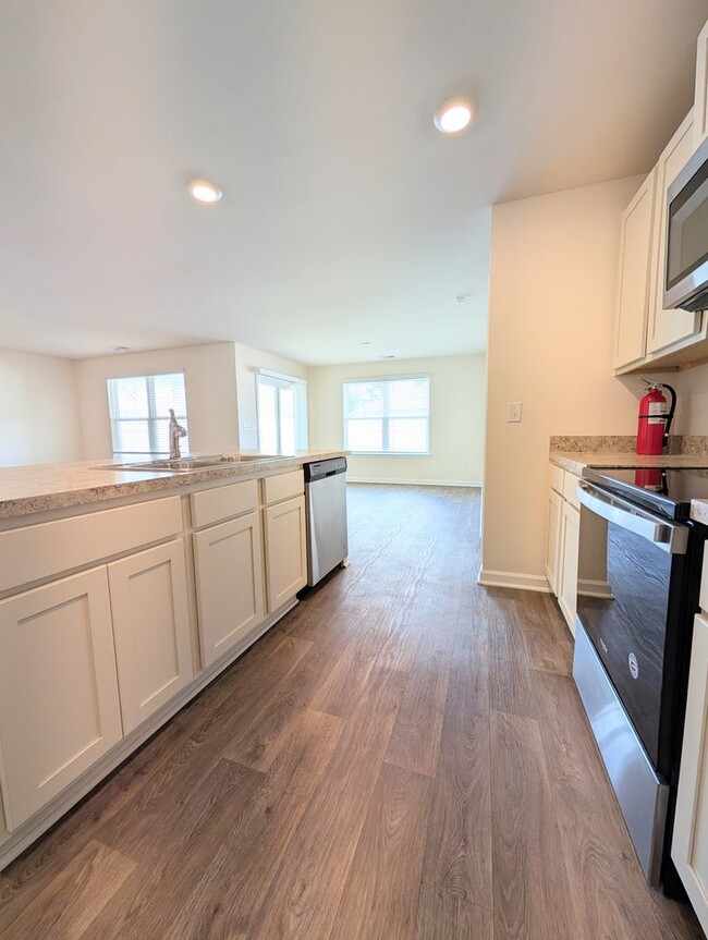 Building Photo - Whitehall Community 3-Bed & 2-Bath Long Term Rental , Longs SC