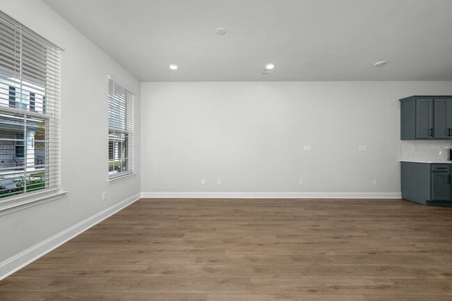 Building Photo - 2718 Willowoak Trl