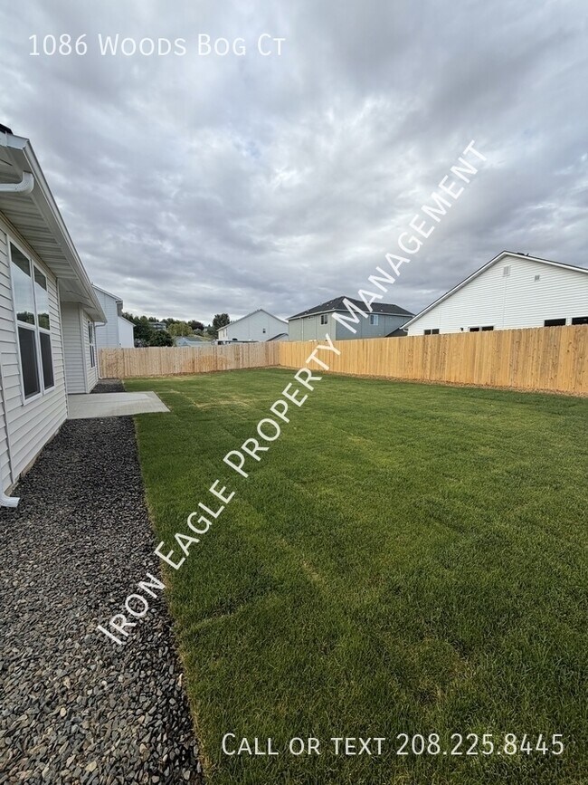 Building Photo - 1086 Woods Bog Ct