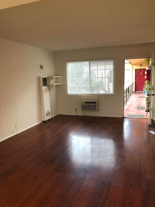 Building Photo - 8815 Van Nuys Blvd