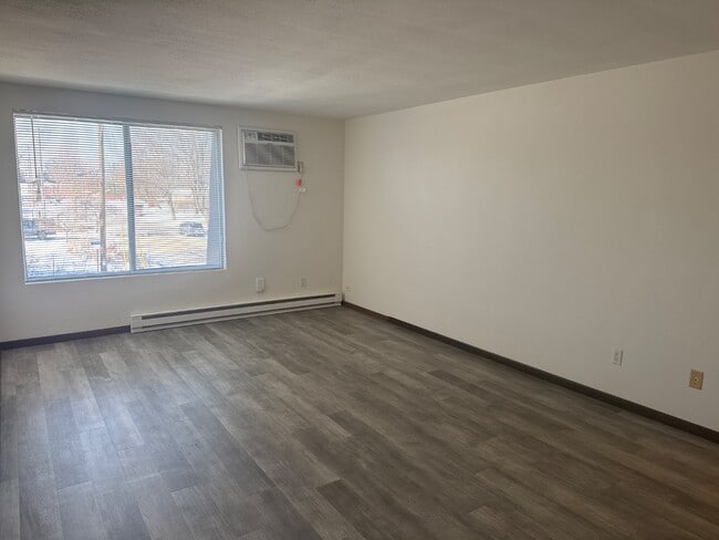 Building Photo - 5858 Anthony Pl