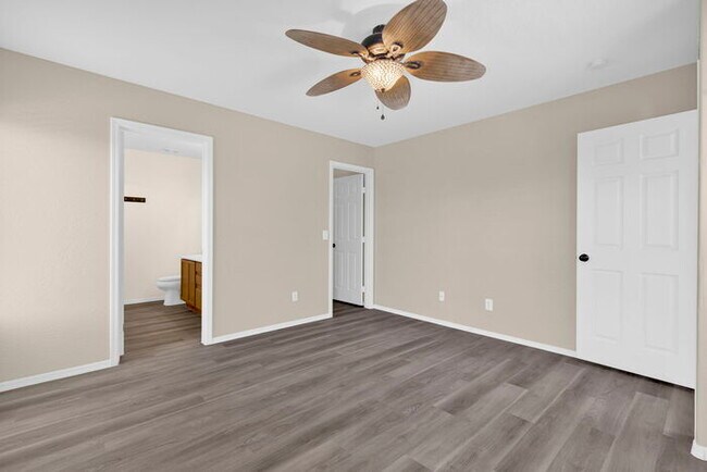 Building Photo - 17161 W Port Royale Ln