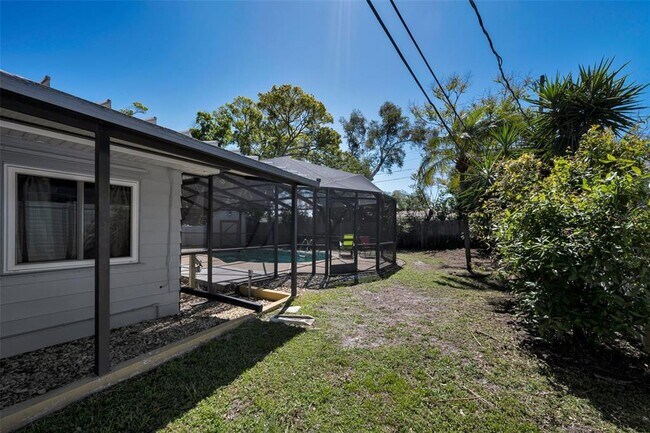 Building Photo - 11490 84th Ave