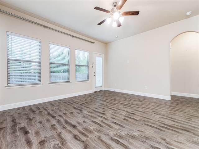 Building Photo - 710 Teakwood Dr