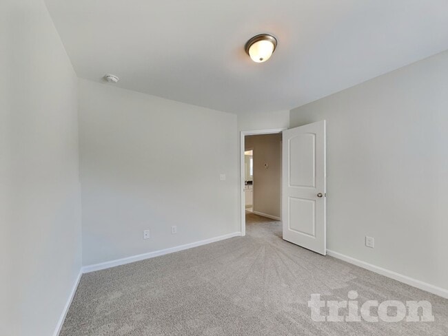 Building Photo - 110 Shore