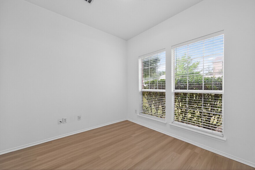 Building Photo - 2125 Elm Falls Pl