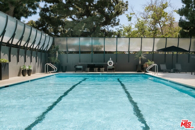 Building Photo - 2220 Ave of the Stars
