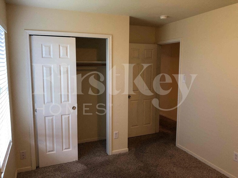 Building Photo - 1123 Intrepid Oak Ln