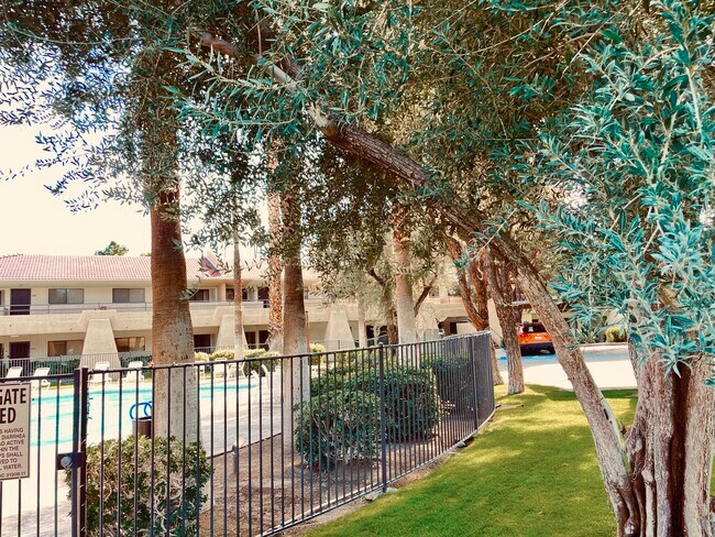 Building Photo - 2812 N Auburn Ct