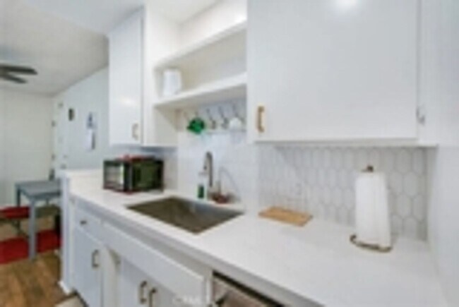 Building Photo - SIGN LEASE BY 2/1/26 RECEIVE 1 MONTH FREE ON 12 MONTH LEASE!