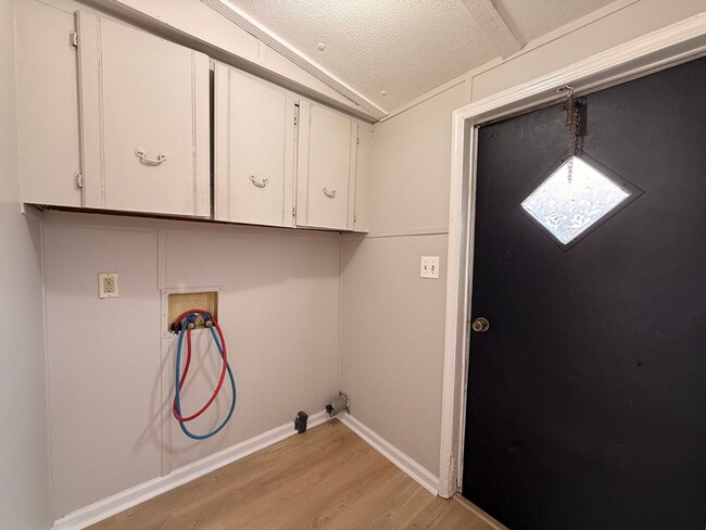 Building Photo - Open Concept 2 Bed, 2 Bath home FOR RENT in Laurel Lakes, NJ $1500