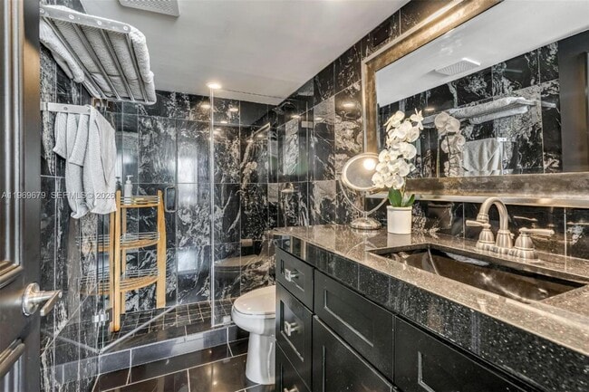 Building Photo - 555 NE 15th St