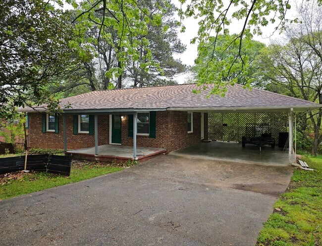 Primary Photo - Morrow's Latest Renovated 3 Bedroom, 1.5 B...