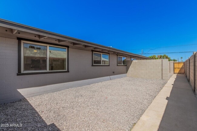 Building Photo - 3331 N 66th Pl