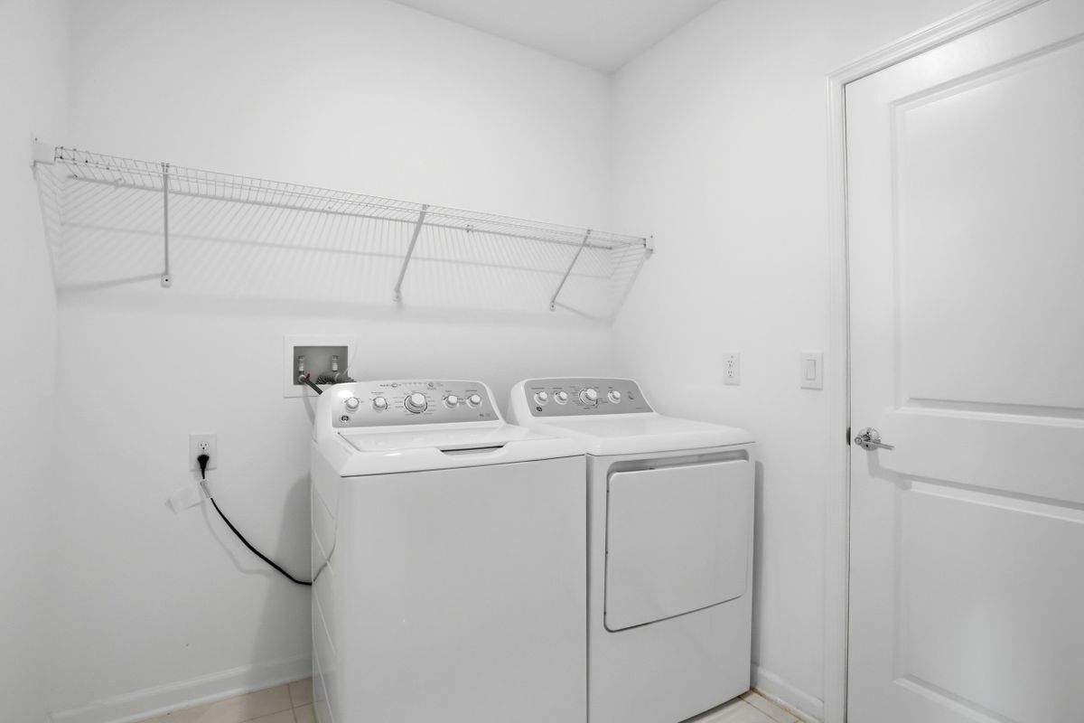 Building Photo - 740 Trotters Dr
