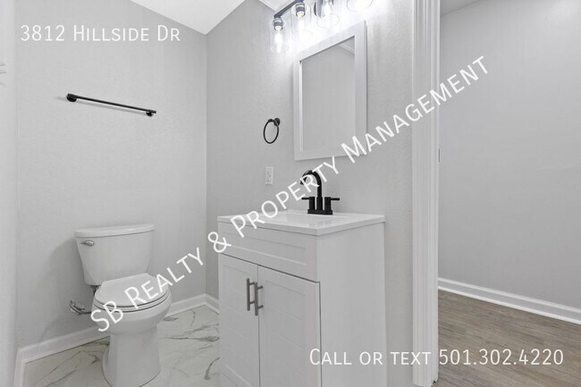 Building Photo - 3812 Hillside Dr