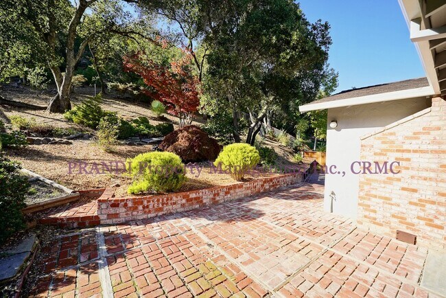 Building Photo - Quality Novato Home With Great Floorplan N...