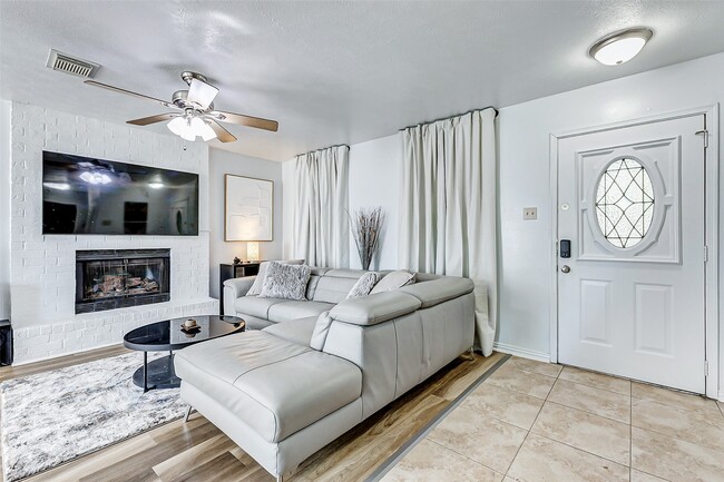 Building Photo - 92 N Deerfoot Cir