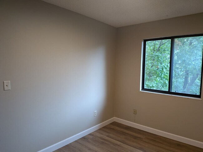 Building Photo - 3229 Cassidy Rd