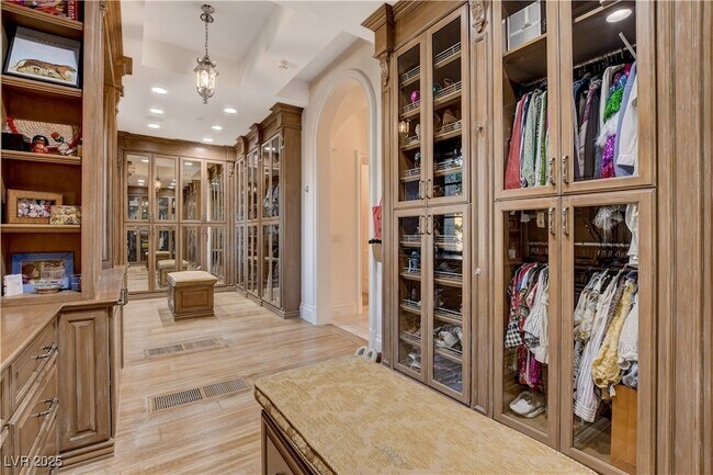 Building Photo - 11 Sable Ridge Ct