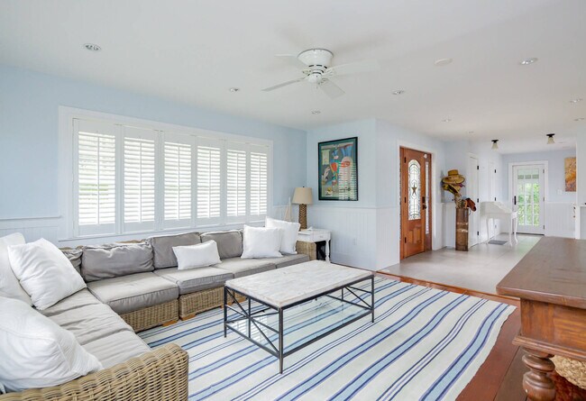 Building Photo - 131 S Edgemere St