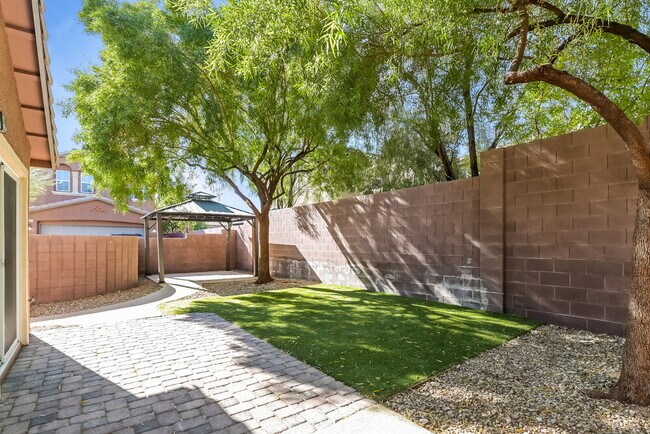 Building Photo - 9989 Panguitch Lake Ct