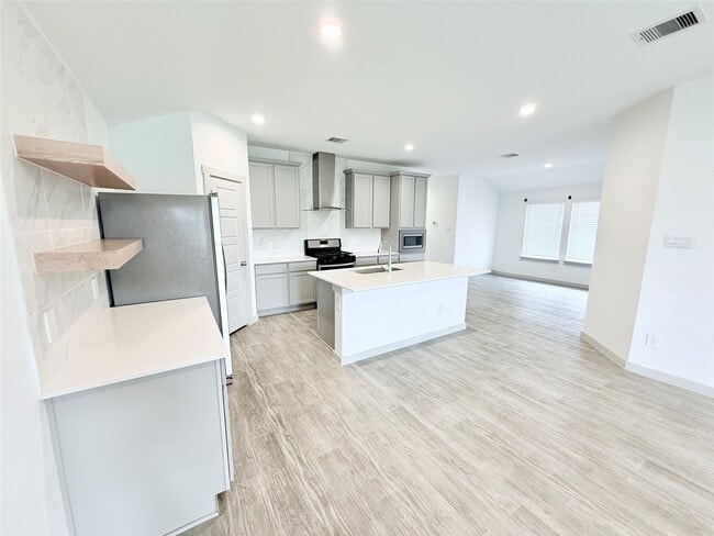 Building Photo - 2824 Gunnersbury Dr