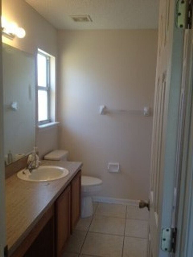 Building Photo - 3-bedroom, 2-bath single-family home for rent