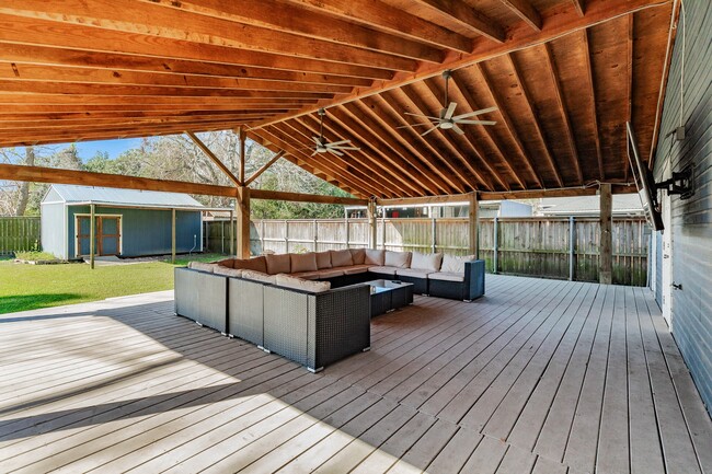 Building Photo - 1614 Avenue F