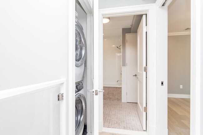 washer/dryer - 313 Court St