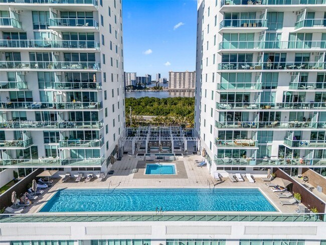 Building Photo - 400 Sunny Isles Blvd
