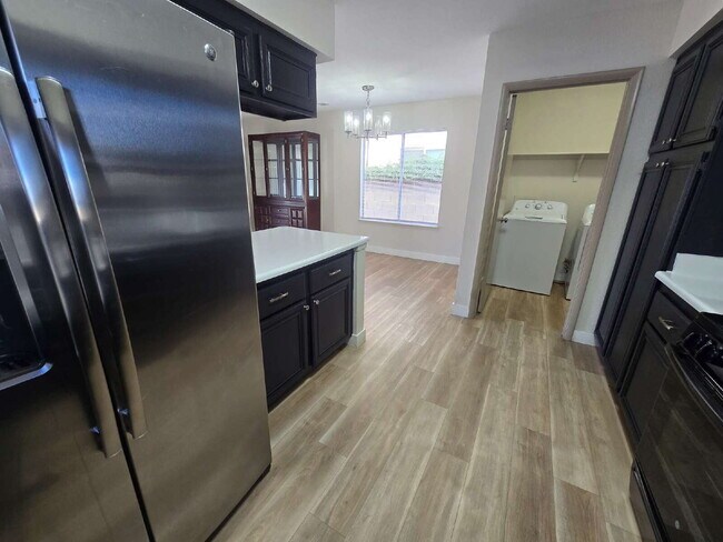 Building Photo - 6413 Sterling Springs Pkwy