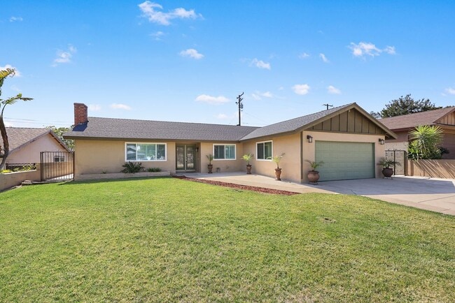 Building Photo - 1641 N Maywood Ave