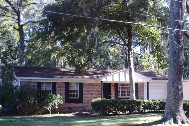 Building Photo - 2007 Harriet Dr