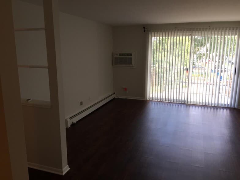 Living Room - 1285 Washington St