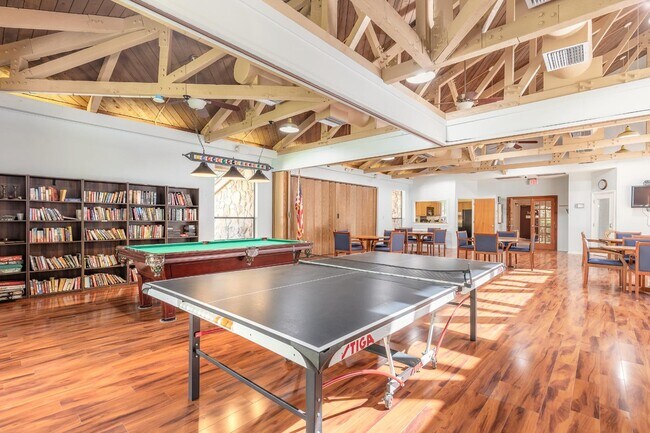 Building Photo - 24 Pinehurst Pl