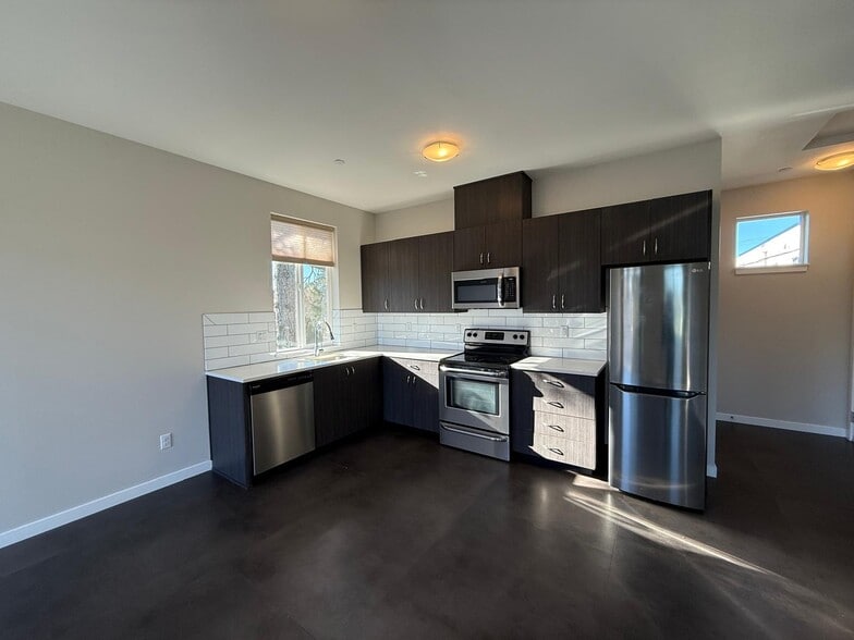 Building Photo - 7300 SW Garden Home Rd