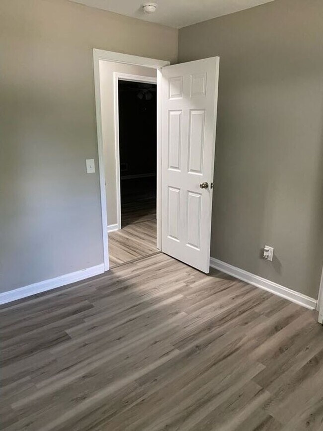 Building Photo - Beautiful Home FOR RENT