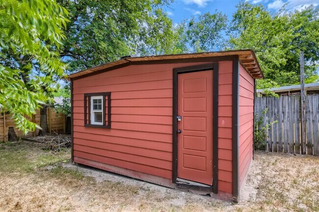 Building Photo - 9639 Newfoundland Cir