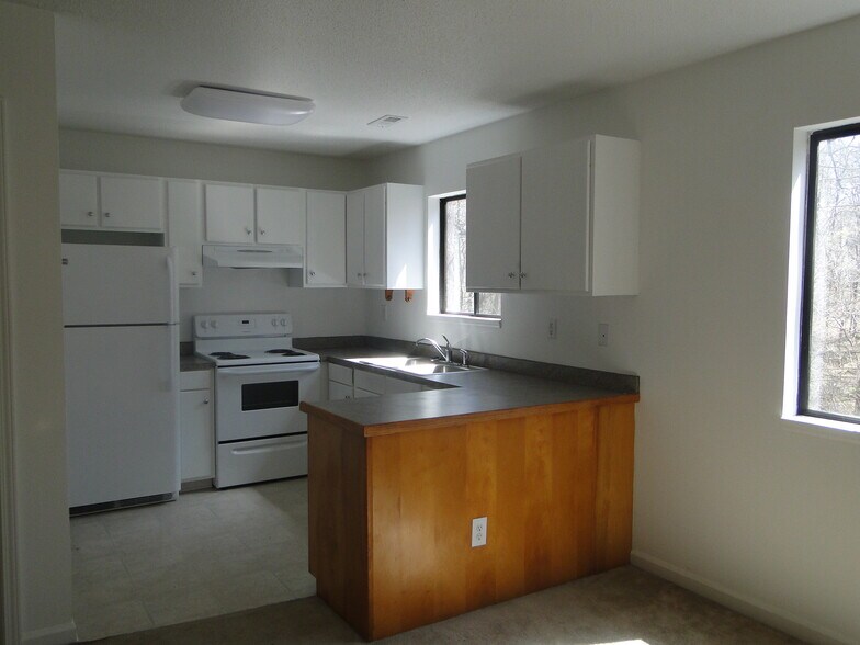 Building Photo - 1515 Partridgeberry Rd