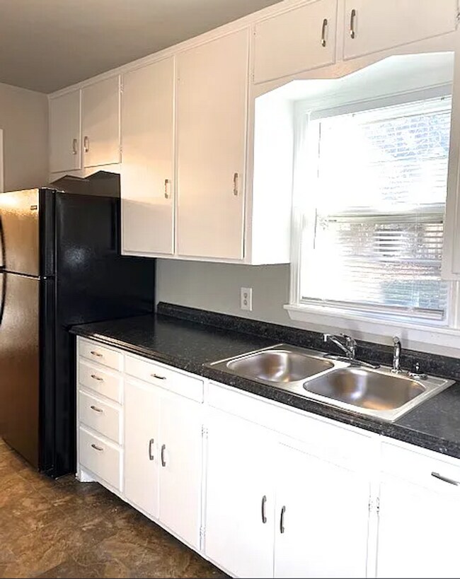 Building Photo - Two bedroom bungalow in The Village