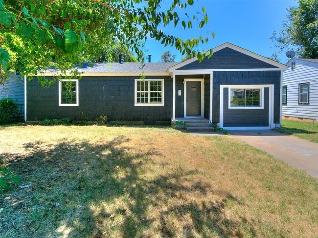 Building Photo - 3220 NE 14th Pl