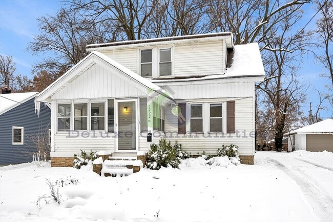 Building Photo - GORGEOUS 4 BEDROOM HOME!!! Available NOW- Month to month lease only!