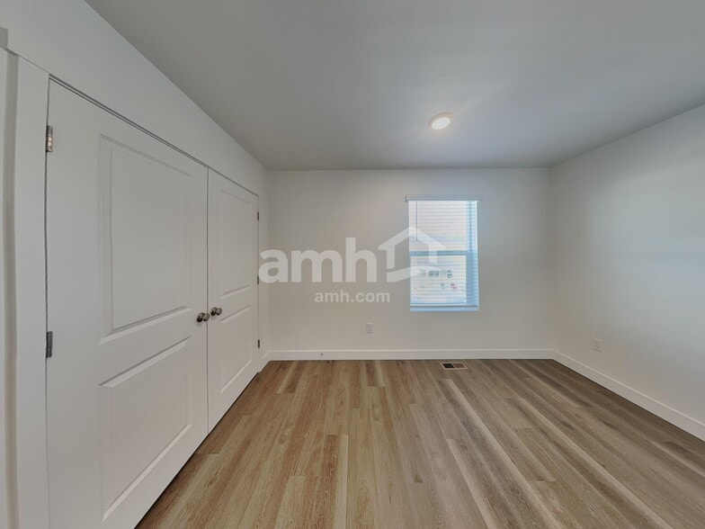 Building Photo - 4855 85th Dr NE