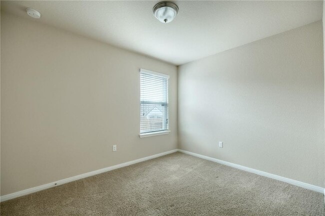 Building Photo - 219 Screech Owl Dr