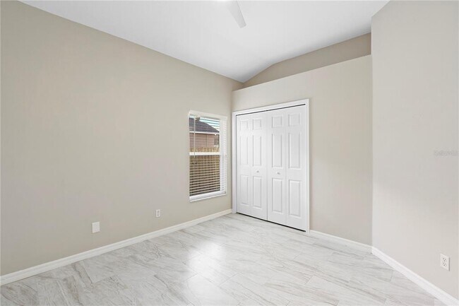 Building Photo - 9885 Montclair Cir
