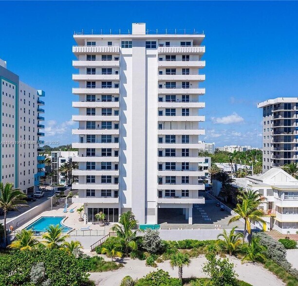 Building Photo - 9225 Collins Ave